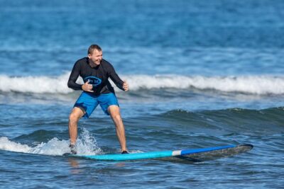 2 Hour Beginner Group Surf Lessons - Check-In, Gear-Up, and What to Wear in Maui Heat