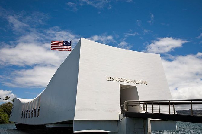 Day Trip from Maui to Oahu: Pearl Harbor WWII Heroes Adventure - Included flight and transfers: the value is in what you skip