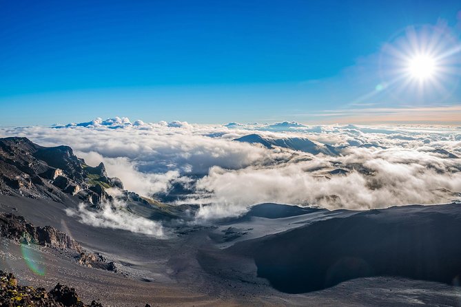 Haleakala Sunrise Tour with Breakfast and West Side Pickup - Dressing for Cold at 10,000+ Feet (and Why Jackets Help)