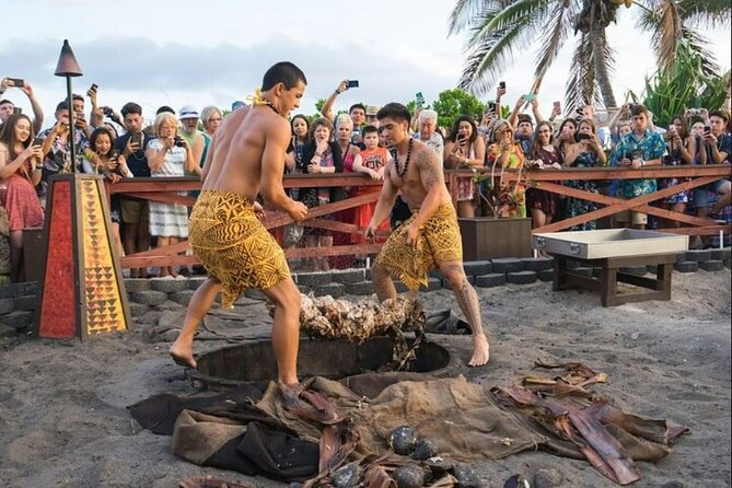 Oahu: Germaine's Luau - The beachfront setting: why Kapolei changes the whole night