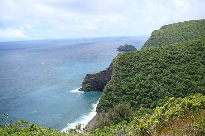Oahu Grand Circle Island Experience from Waikiki - Halona Blowhole: Volcanic Geology That Actually Throws Water