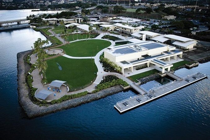 Oahu: Pearl Harbor USS Arizona Memorial & Battleship Missouri - Pearl Harbor Visitor’s Center: movie, briefing, and getting your bearings