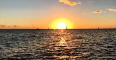 Oahu: Waikiki Glass Bottom Boat Sunset Cruise - Diamond Head Photo Stop: Why That Brief Pause Matters