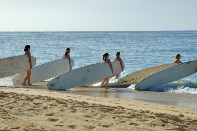 Outrageous Surf ScHool Lesson on Lahaina Side - The 90-minute rhythm: what the lesson feels like