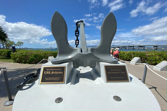 Tribute to Pearl Harbor Arizona Memorial and Honolulu City Tour - Honolulu highlights: quick pass-bys that help you understand the city