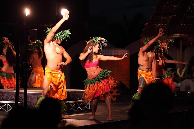 Waikiki Starlight Luau on The Great Lawn-Hilton Hawaiian Village - The Great Lawn Setting Makes the Difference